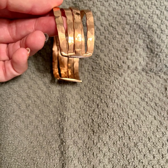 Copper cuff bracelet - Picture 4 of 5